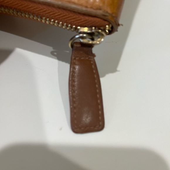 MCM COGNAC ZIPPERED WALLET - Picture 12 of 16